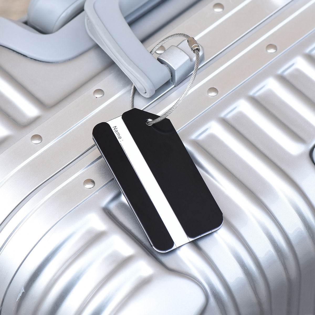 Set of 6 Metal Luggage Tags with Steel Cable – Black