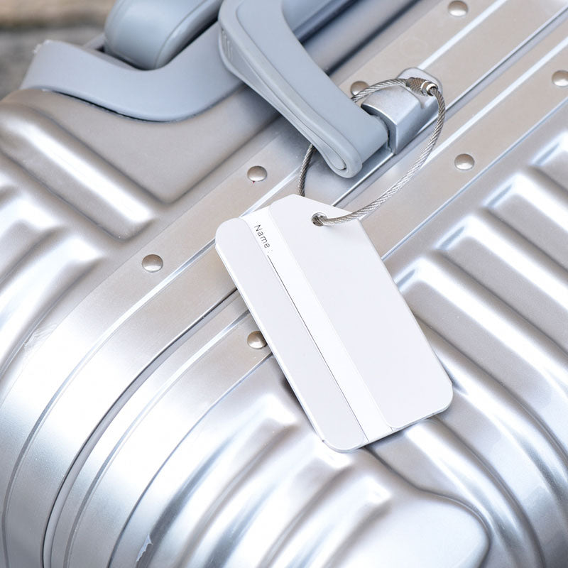 Set of 6 Metal Luggage Tags with Steel Cable – Silver