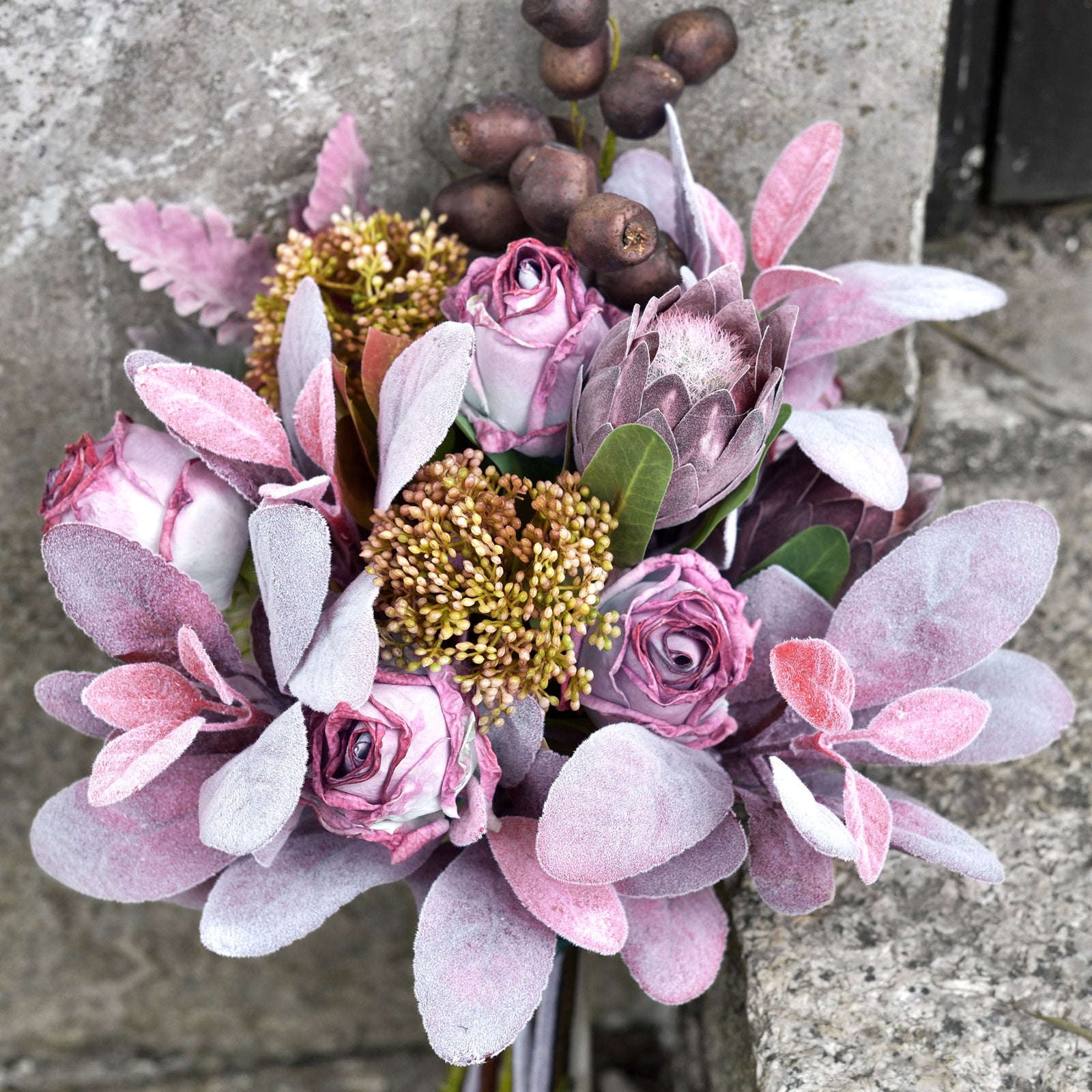 Artificial 6 Head Vintage Silk Rose Winter Wedding Bouquet