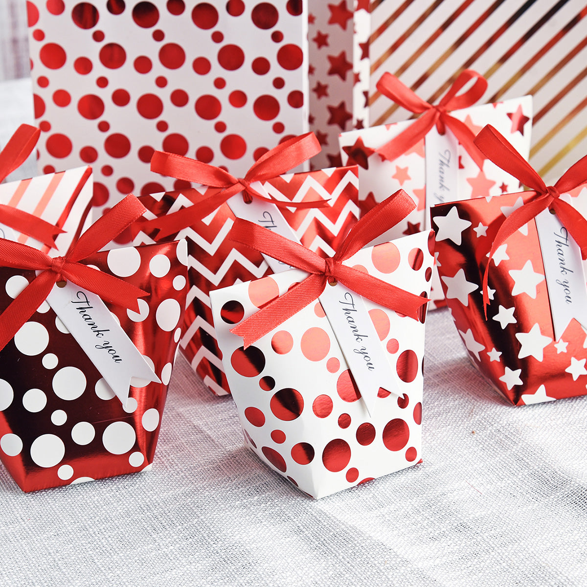 Red & Whites Gift Boxes with 6 Designs 12 Pieces