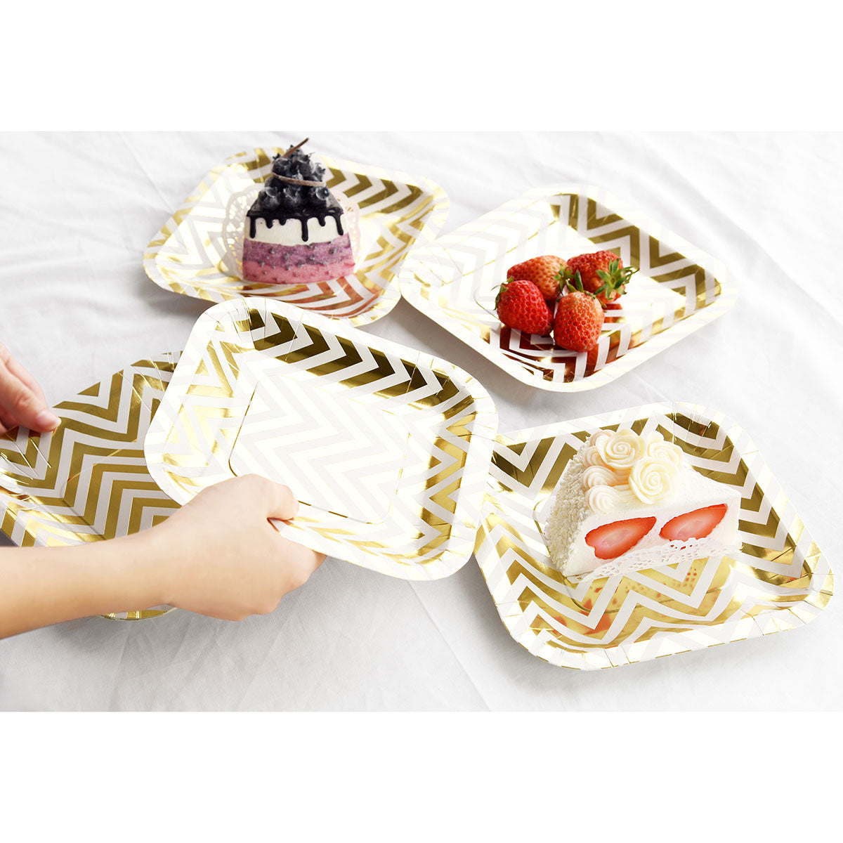 White and Gold Square Party Paper Plates 16 Pieces