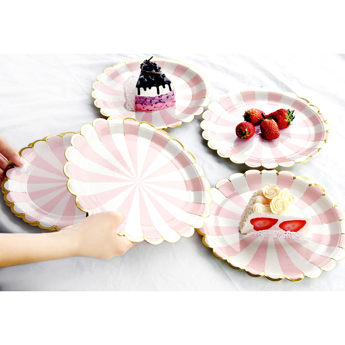 Pale Pink Scalloped 9 Inch Paper Plates 